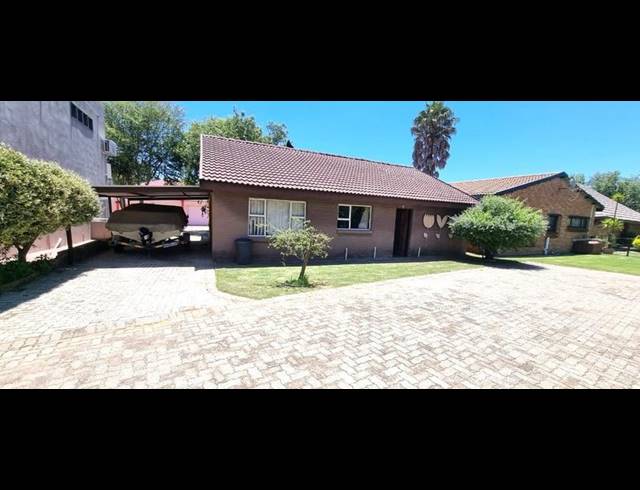 3 BEDROOM HOUSE FOR SALE IN MISTY BAY